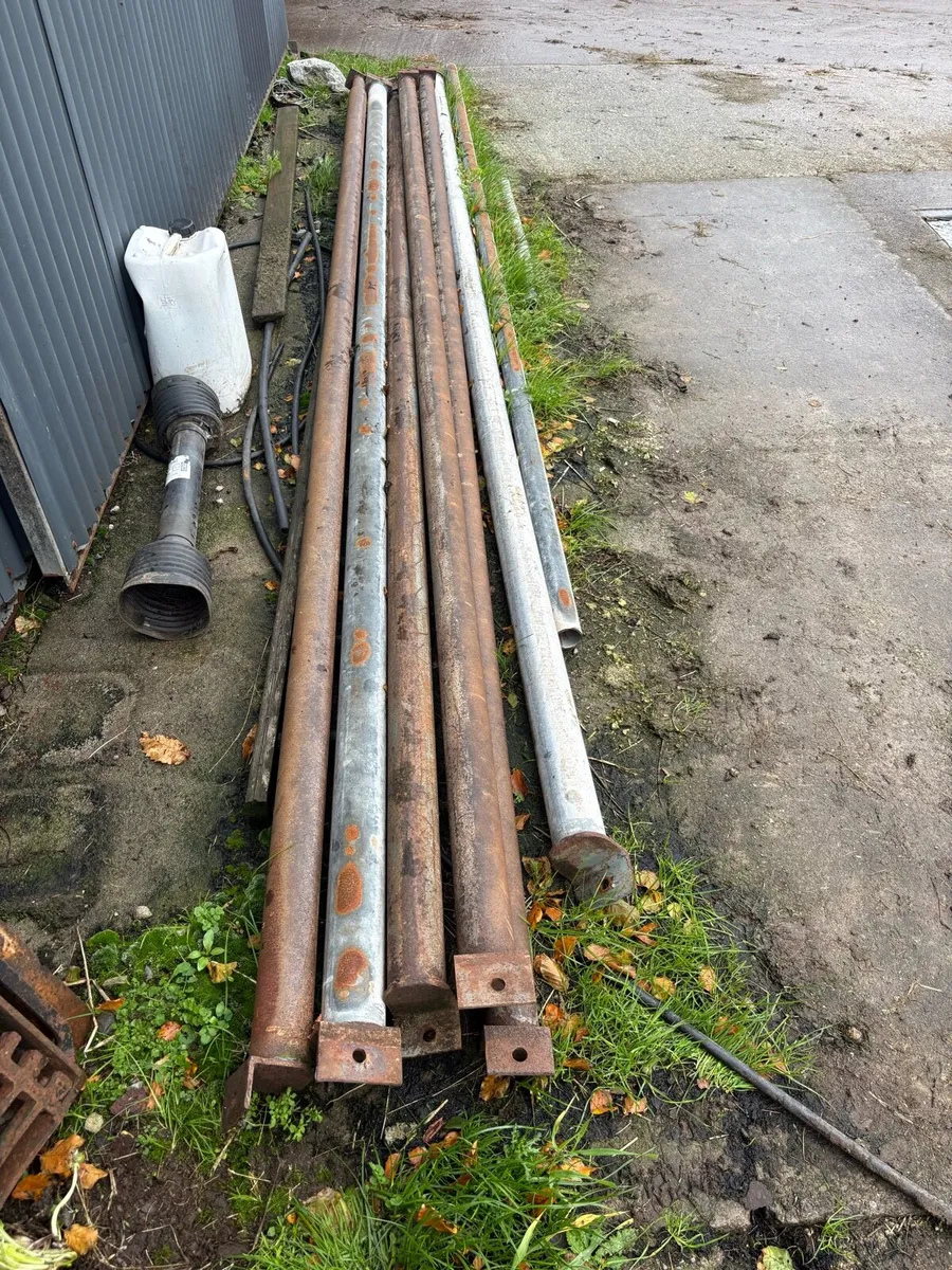 Feed barriers - Image 1