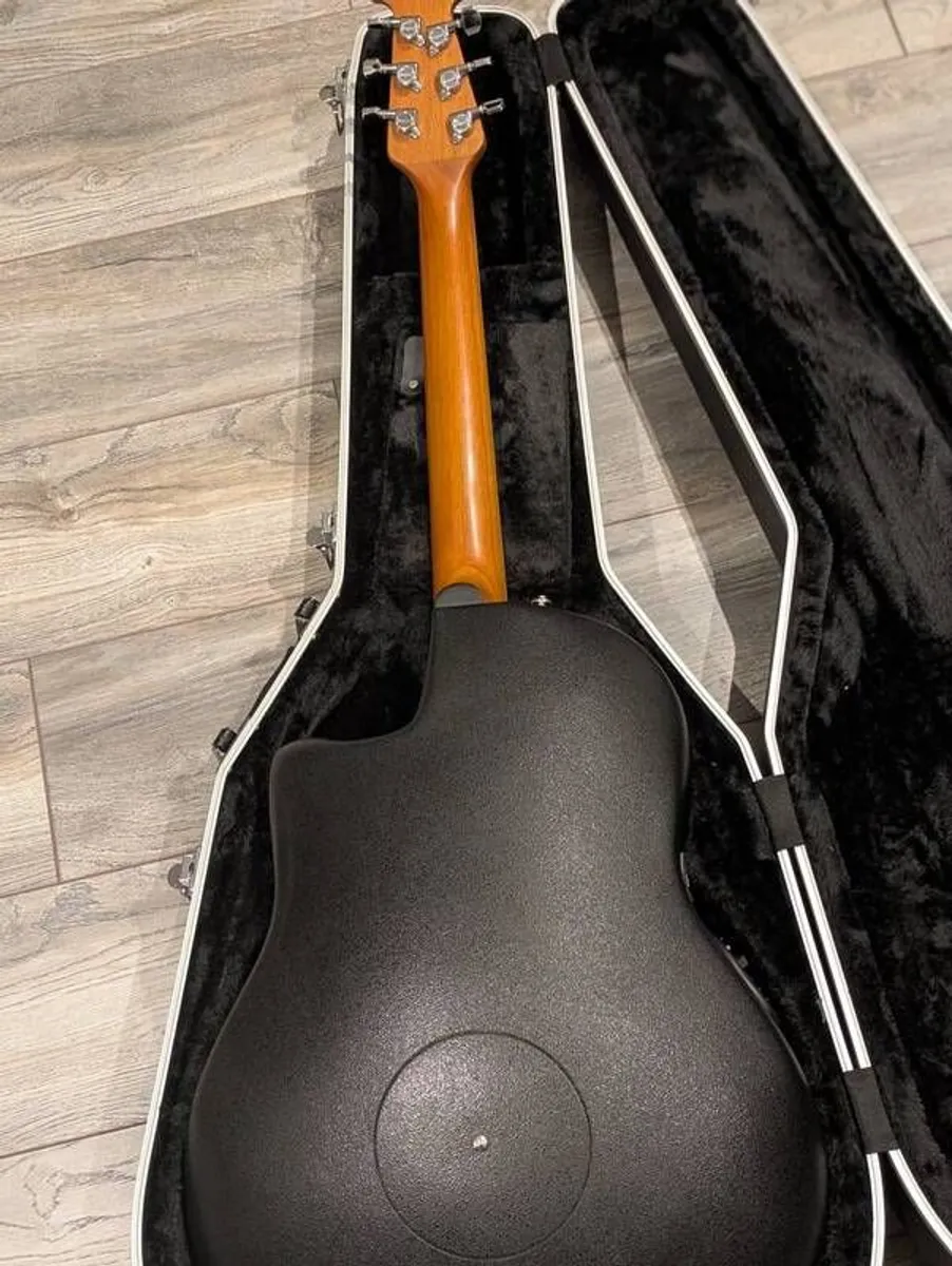 Ovation AE44-RR + hardcase - Image 2