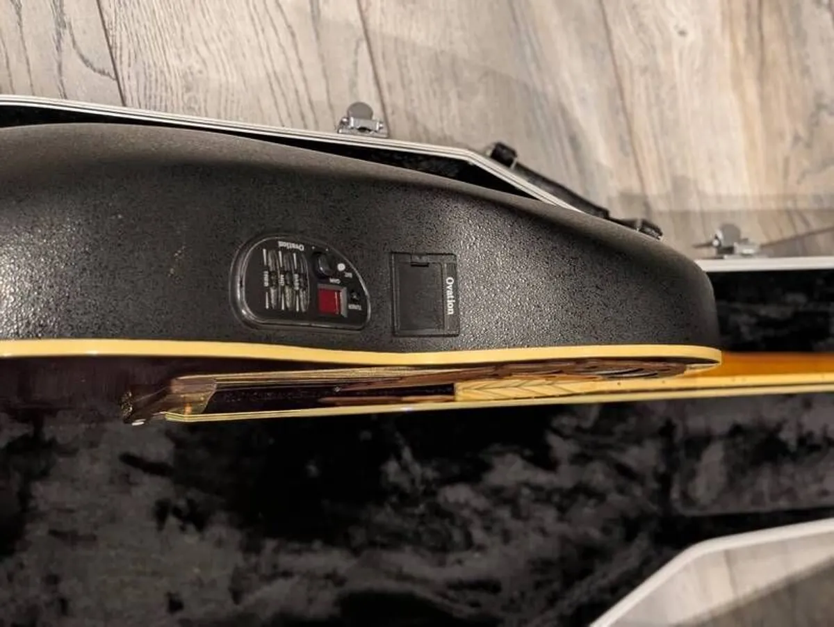 Ovation AE44-RR + hardcase - Image 3
