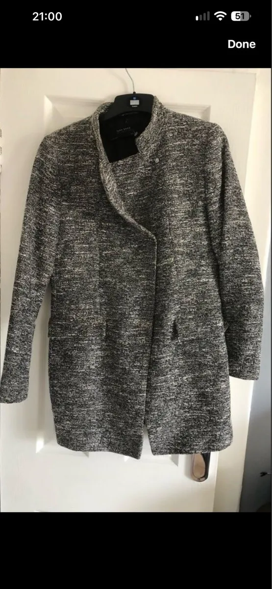 Ladies Zara coat size L €10 - Image 1