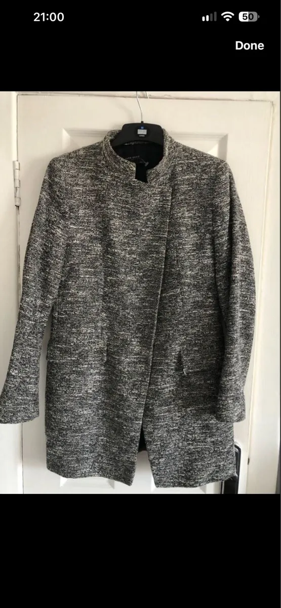 Ladies Zara coat size L €10 - Image 2