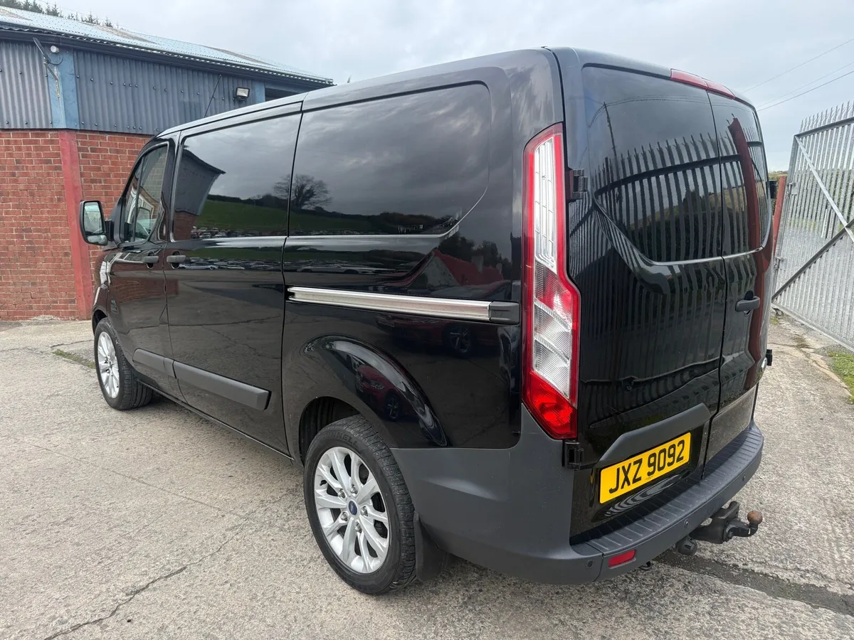 2016 FORD TRANSIT 2.2TDCi 125ps Low Roof Trend Van - Image 2