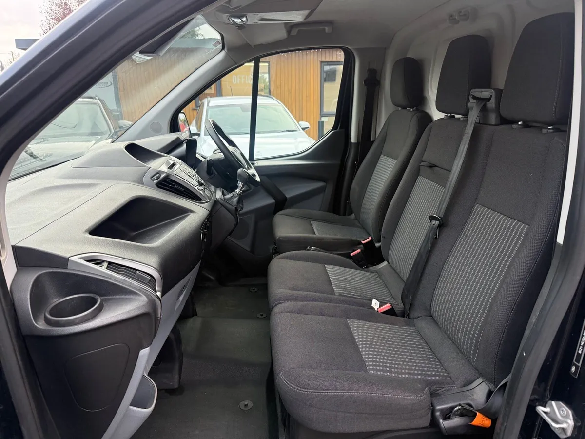 2016 FORD TRANSIT 2.2TDCi 125ps Low Roof Trend Van - Image 3