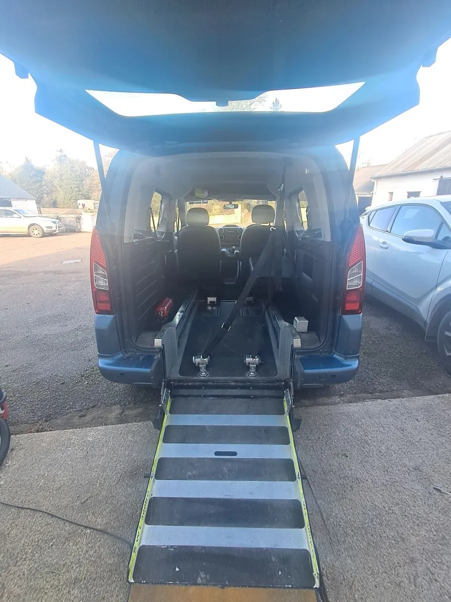 Wheelchair accessible Peugeot Partner Tepee - Image 1