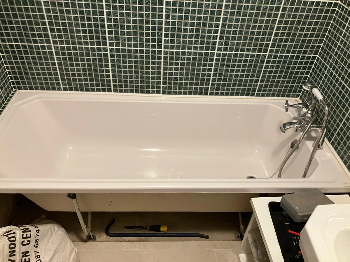 Bath , Screen, Mixer Tap - Image 1