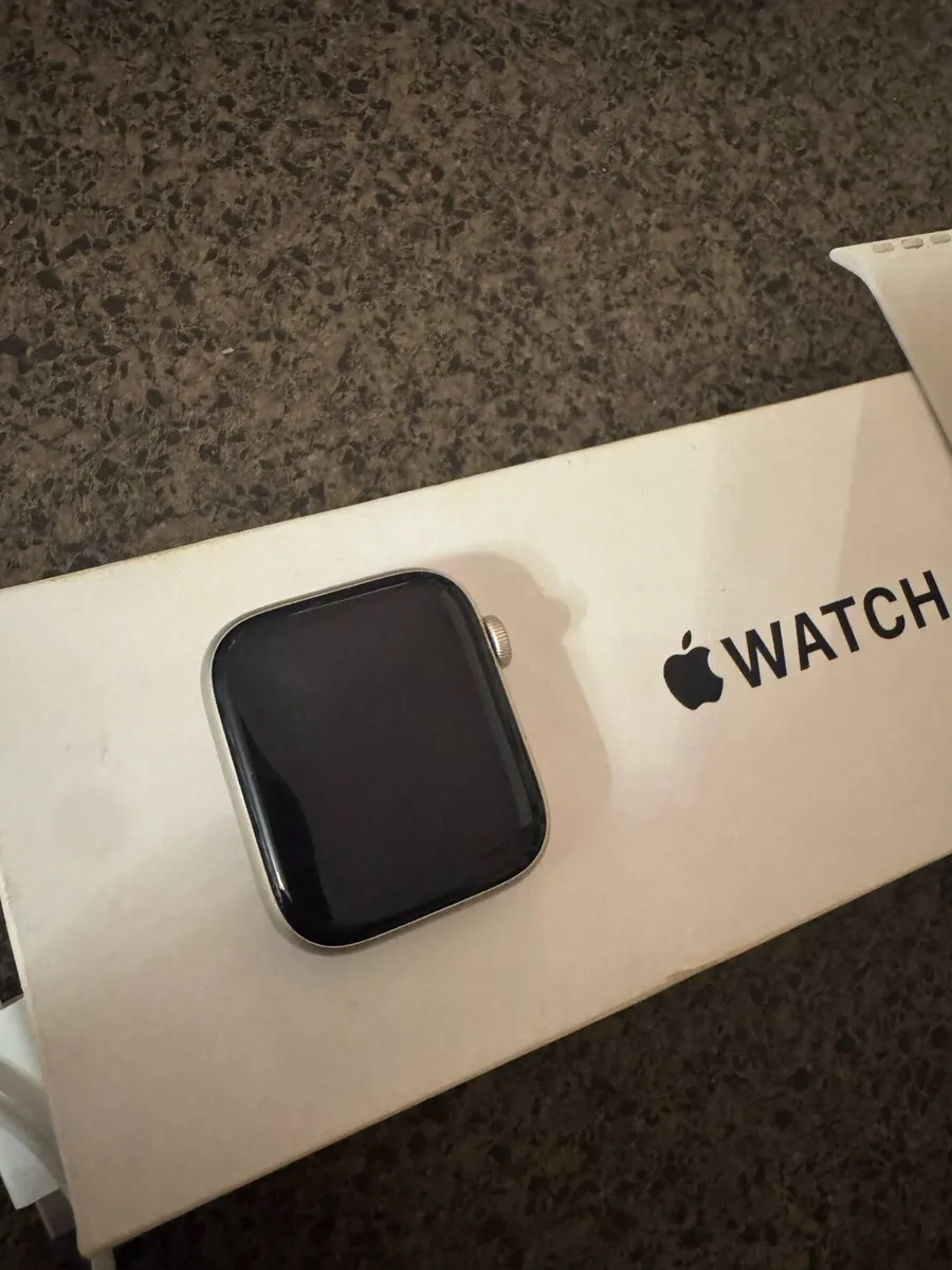 Apple Watch SE gen2 - Image 2