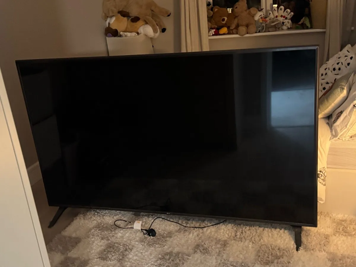 75 inch TV LG - Image 1