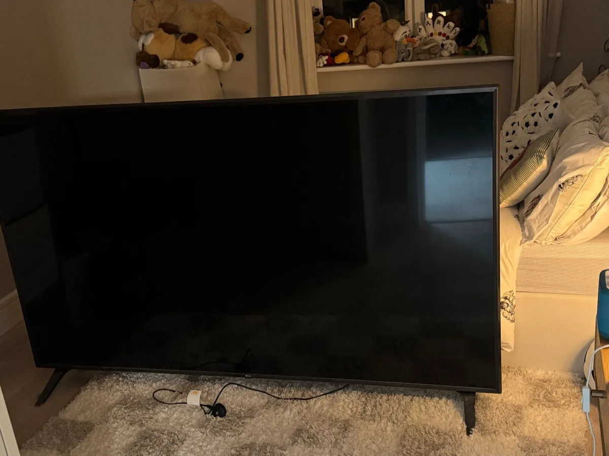 75 inch TV LG - Image 2