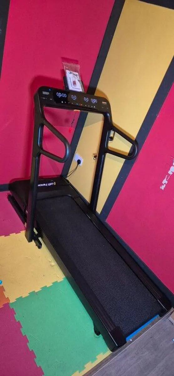 Treadmill - Image 1