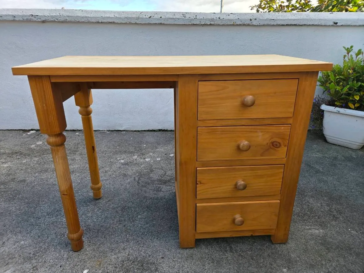 Desk - Image 3