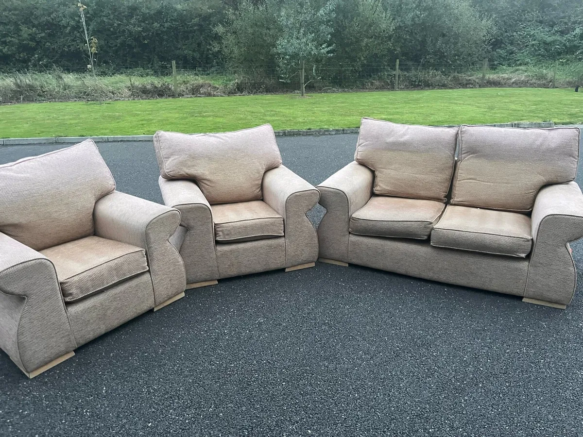 Couch and 2 Armchairs - Image 1