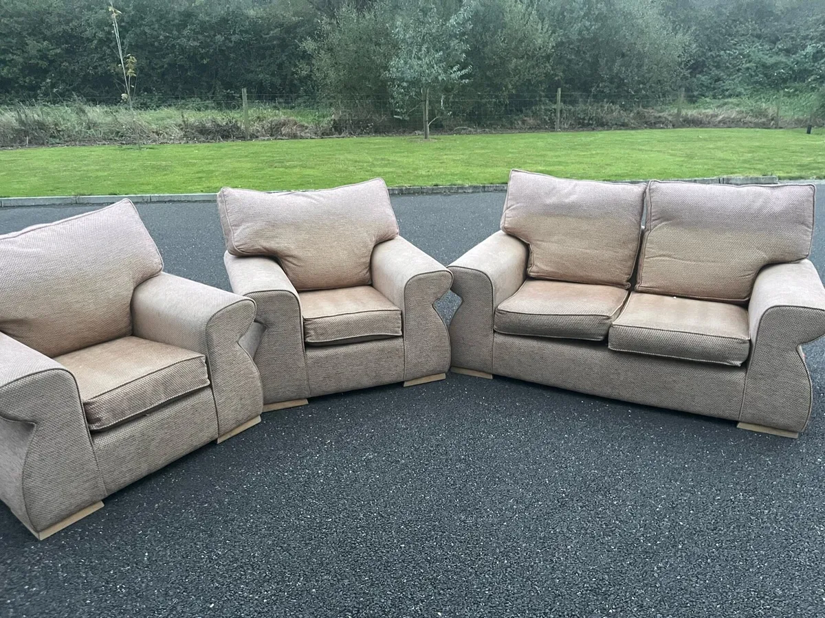 Couch and 2 Armchairs - Image 2