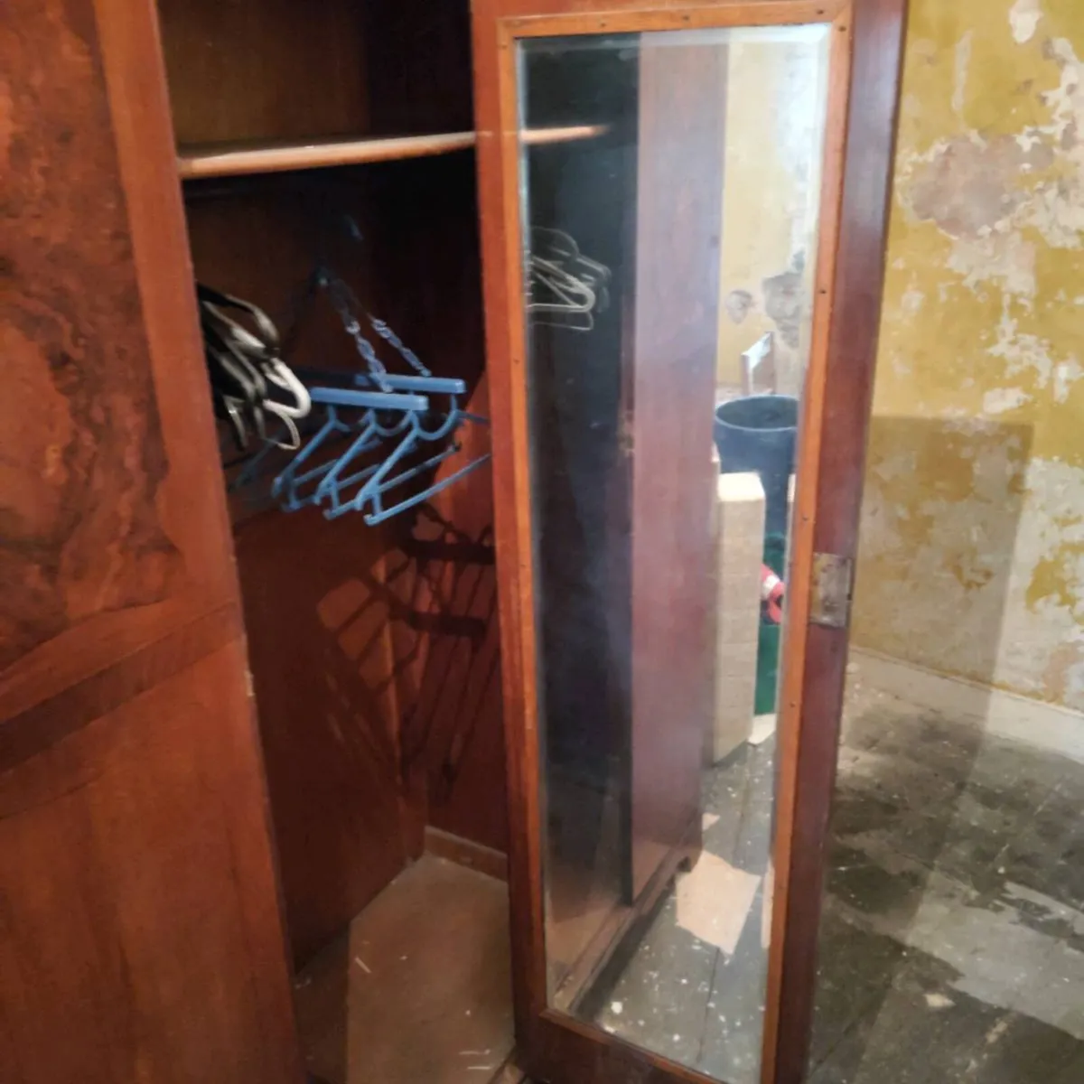 Antique Mahogany Wardrobe - Image 4