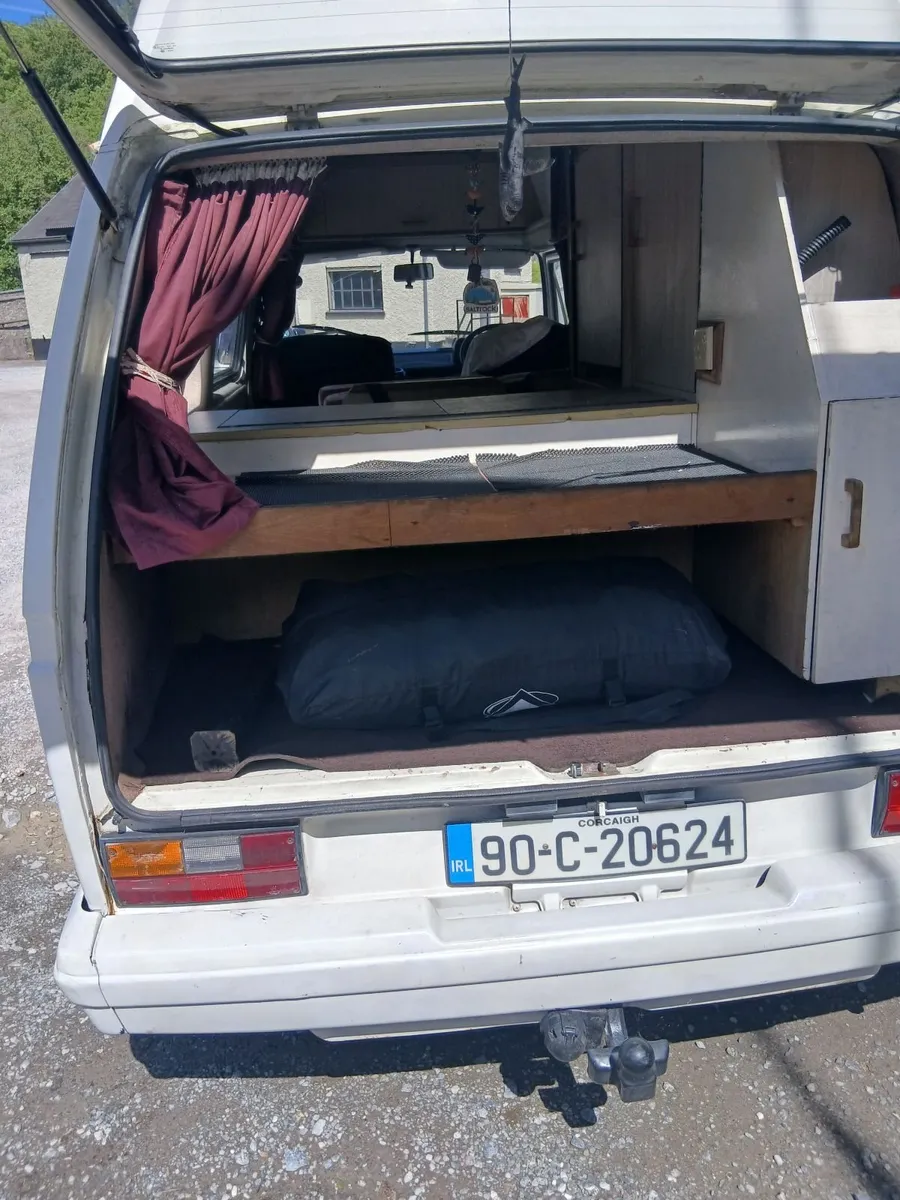Vintage camper - Image 4