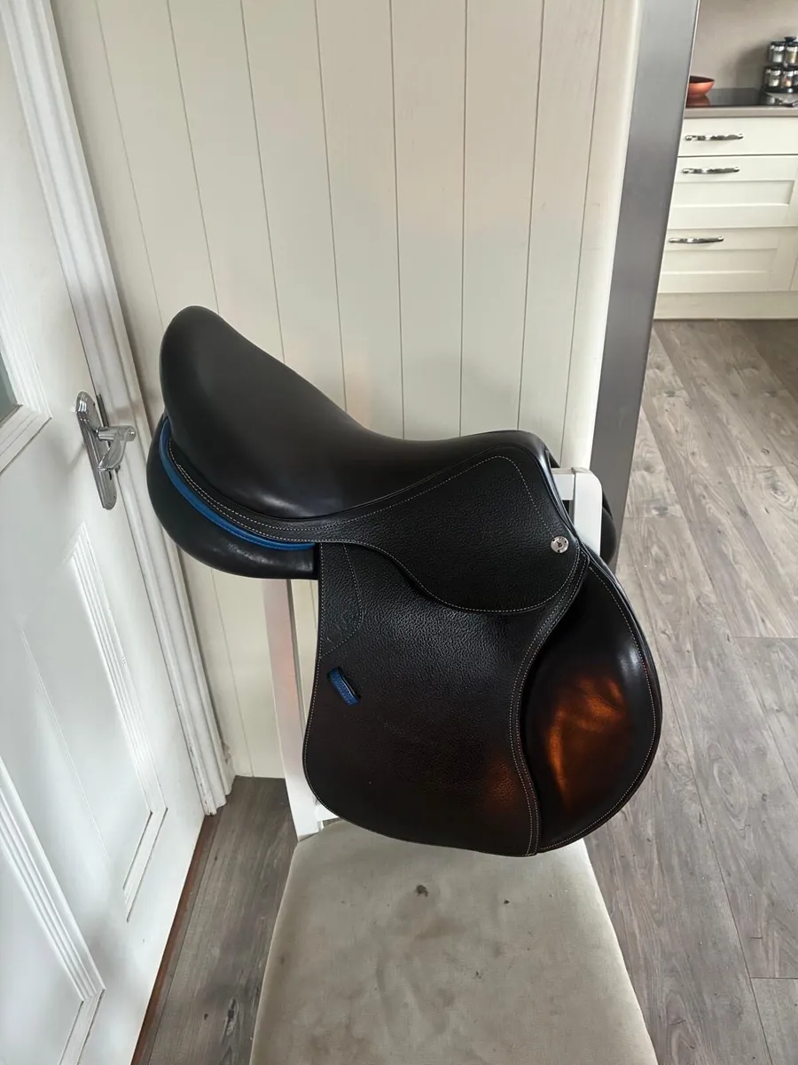 Brand new CWD 17.5 saddle - Image 3