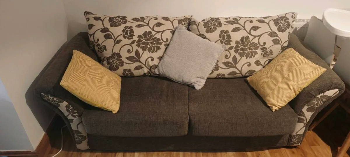 2 Sofas - 3 seater and 2 seater - Image 2
