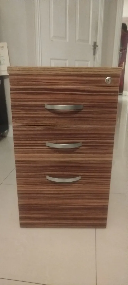 3 drawer office locker ,walnut effect