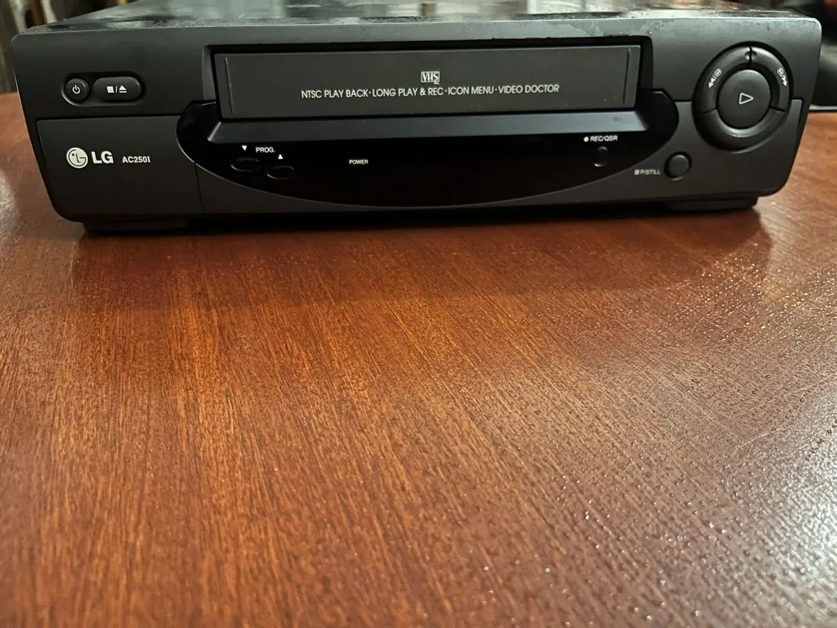 Video cassette recorder - Image 1