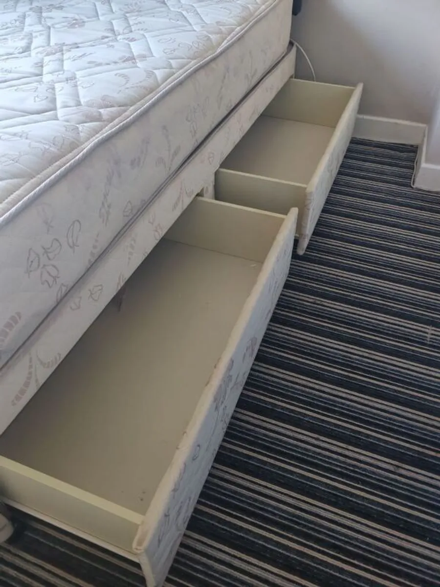 Single Bed, Mattress and Headboard. - Image 3