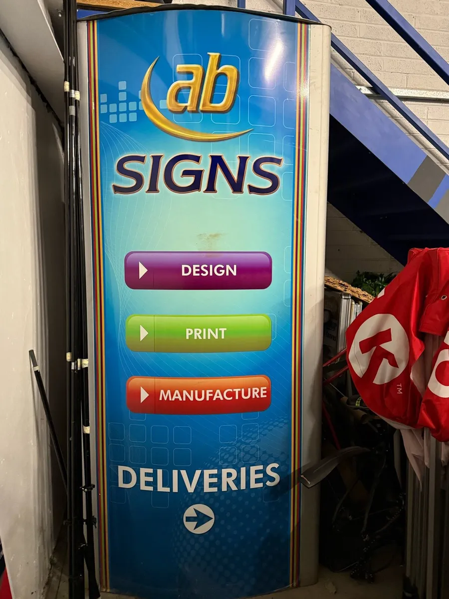 Totem sign (custom branding) - Image 1