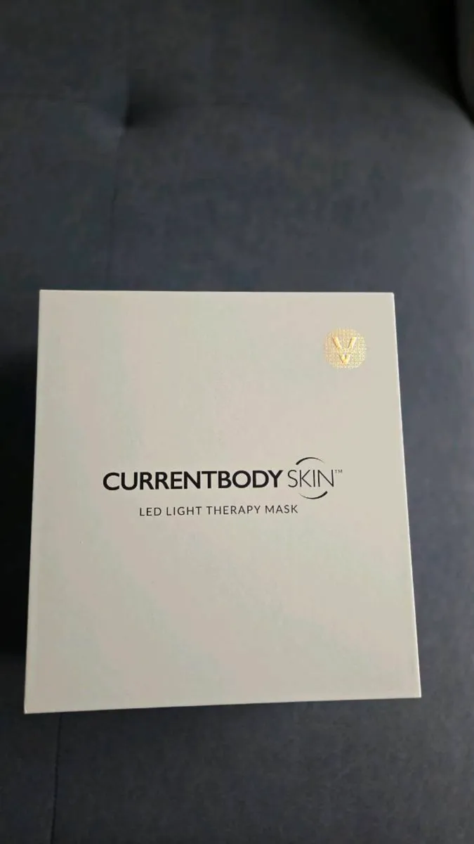 CurrentBody LED Face Mask Series 2 – Like New - Image 3