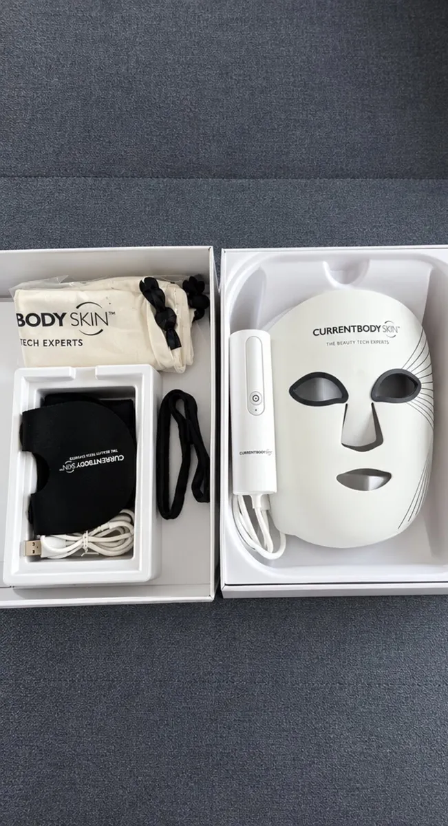 CurrentBody LED Face Mask Series 2 – Like New - Image 1