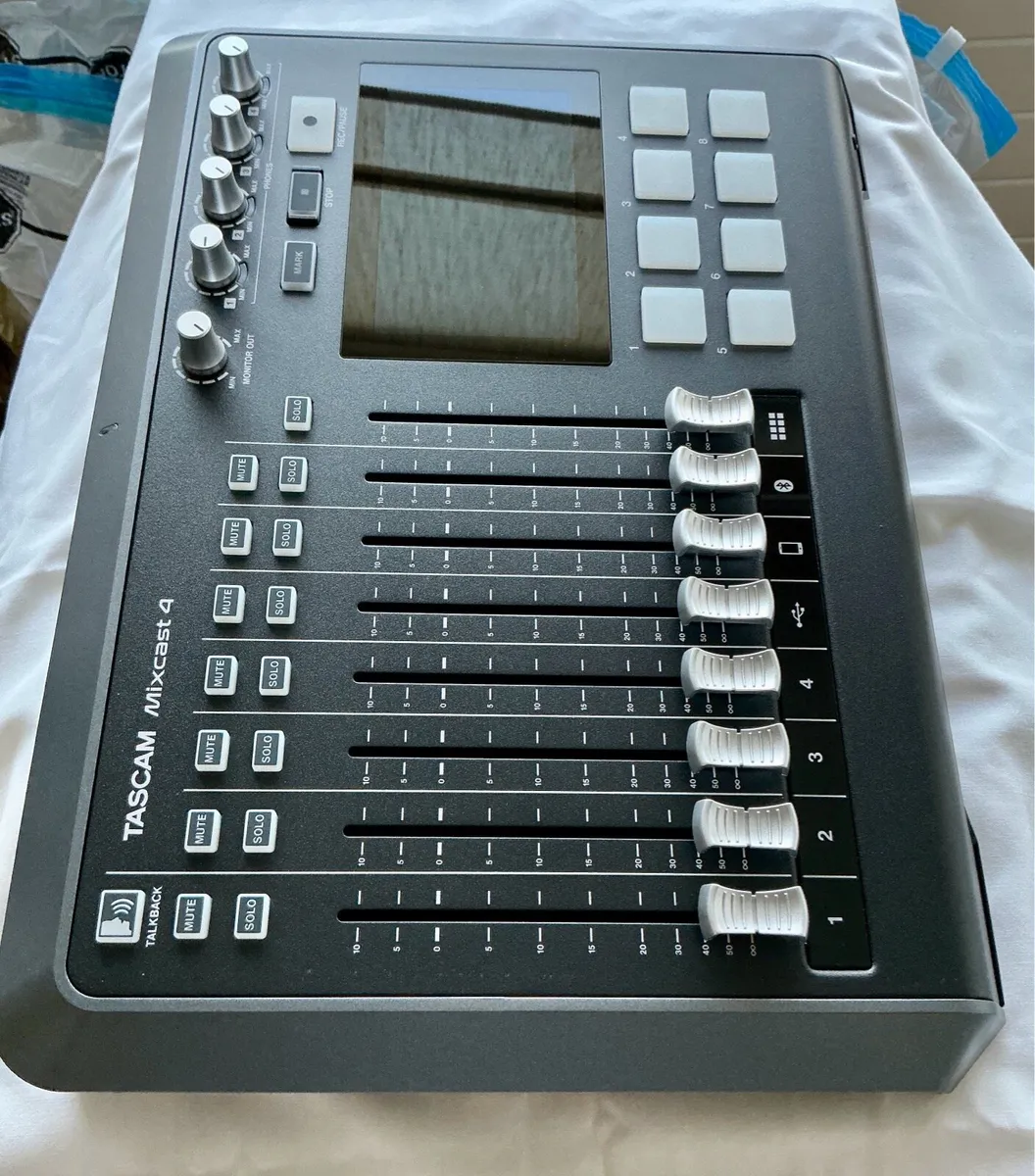 Tascam Mixcast 4 Podcast Recorder + 2 Rode Podmics - Image 4