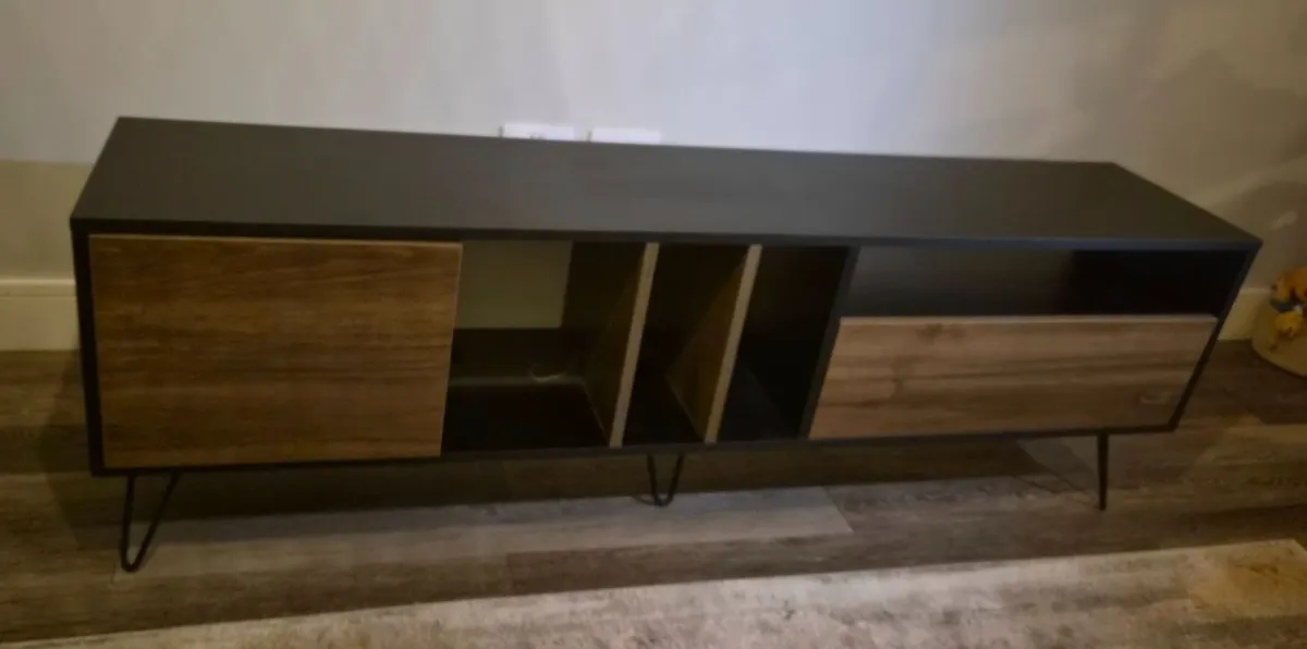 Large TV stand - Image 2