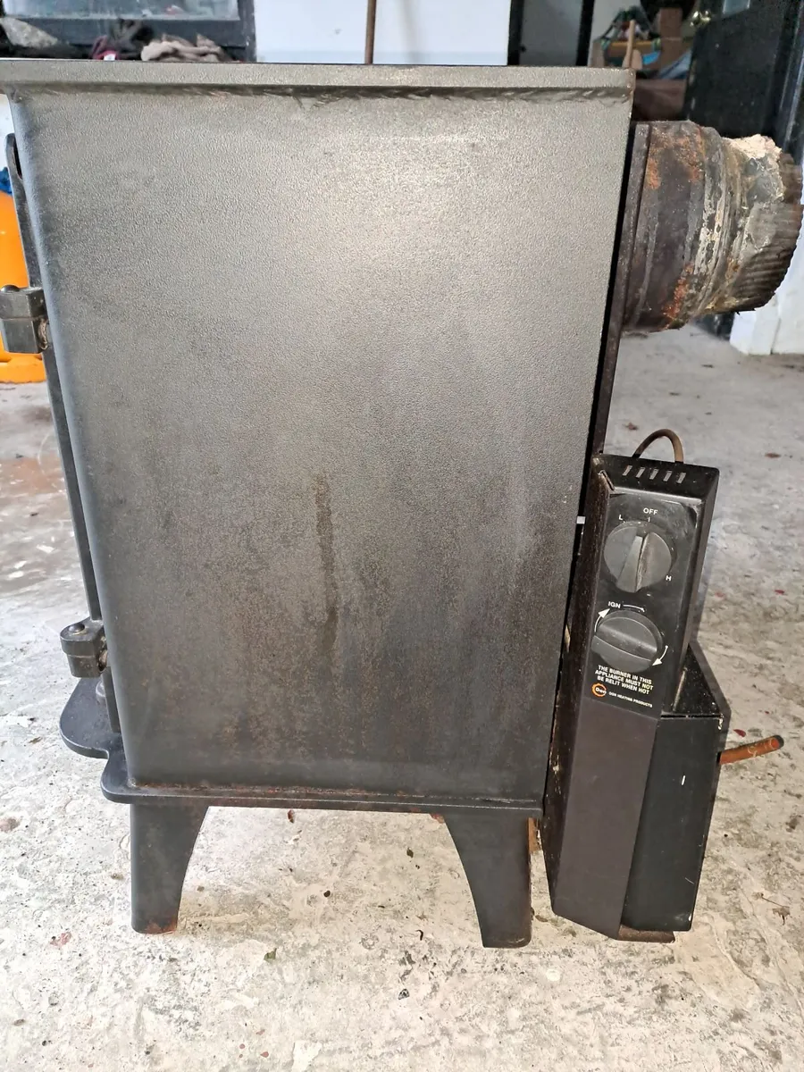 Oil fired stove - Image 4