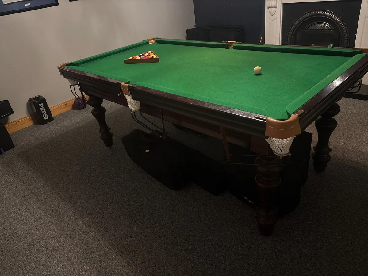 Pool table - Image 2