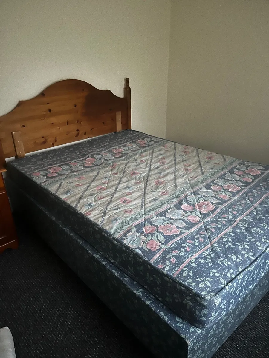 Double bed - Image 1
