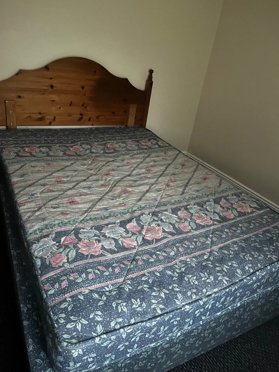 Double bed - Image 2