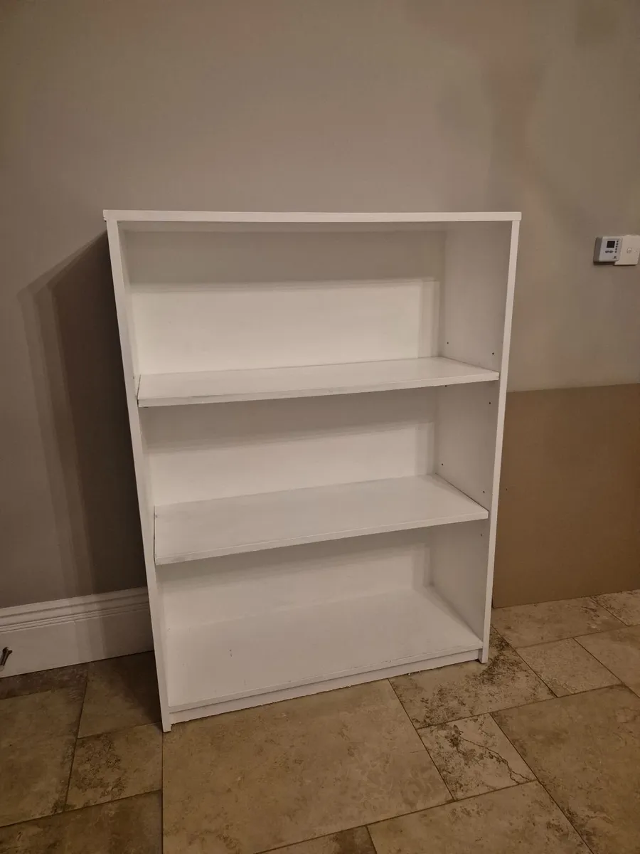 Book case in solid wood, adjustable shelves - Image 1