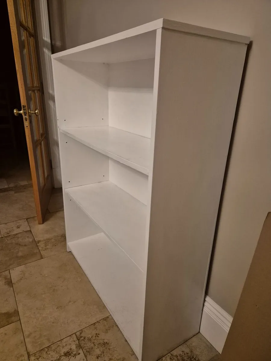 Book case in solid wood, adjustable shelves - Image 2