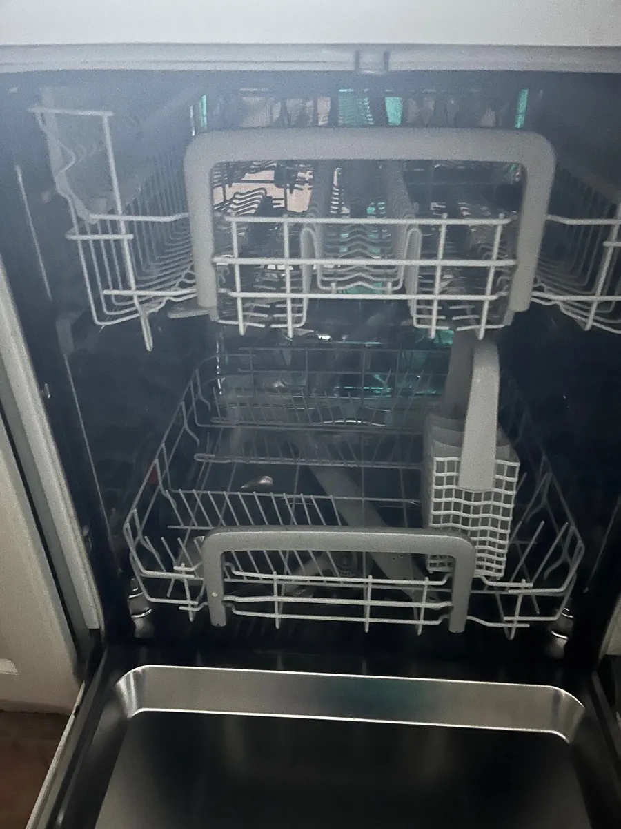 Dishwasher - Image 2