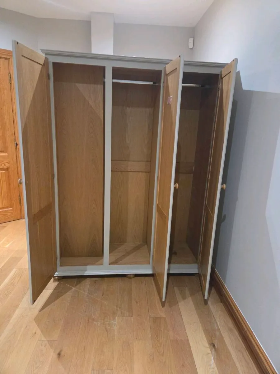 Custom built wardrobe - Image 2