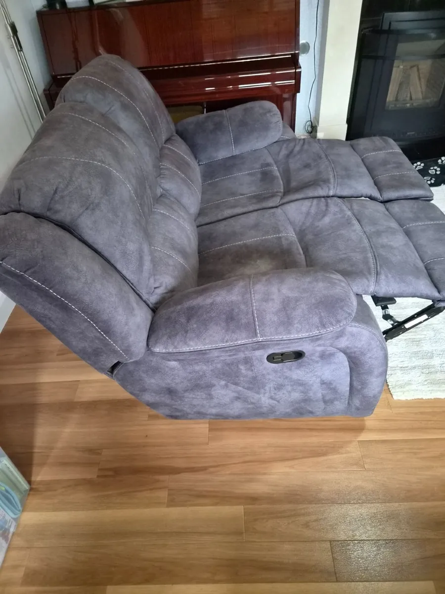 2-seat luxury recliner - Image 3