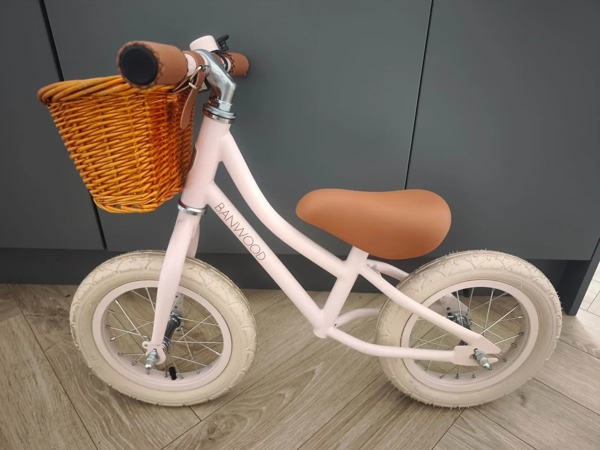 Banwood Pink Vintage Balance Bike - Image 4