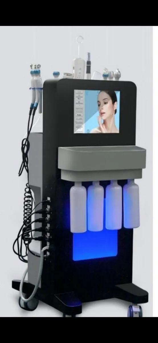 Hydrofacial machine