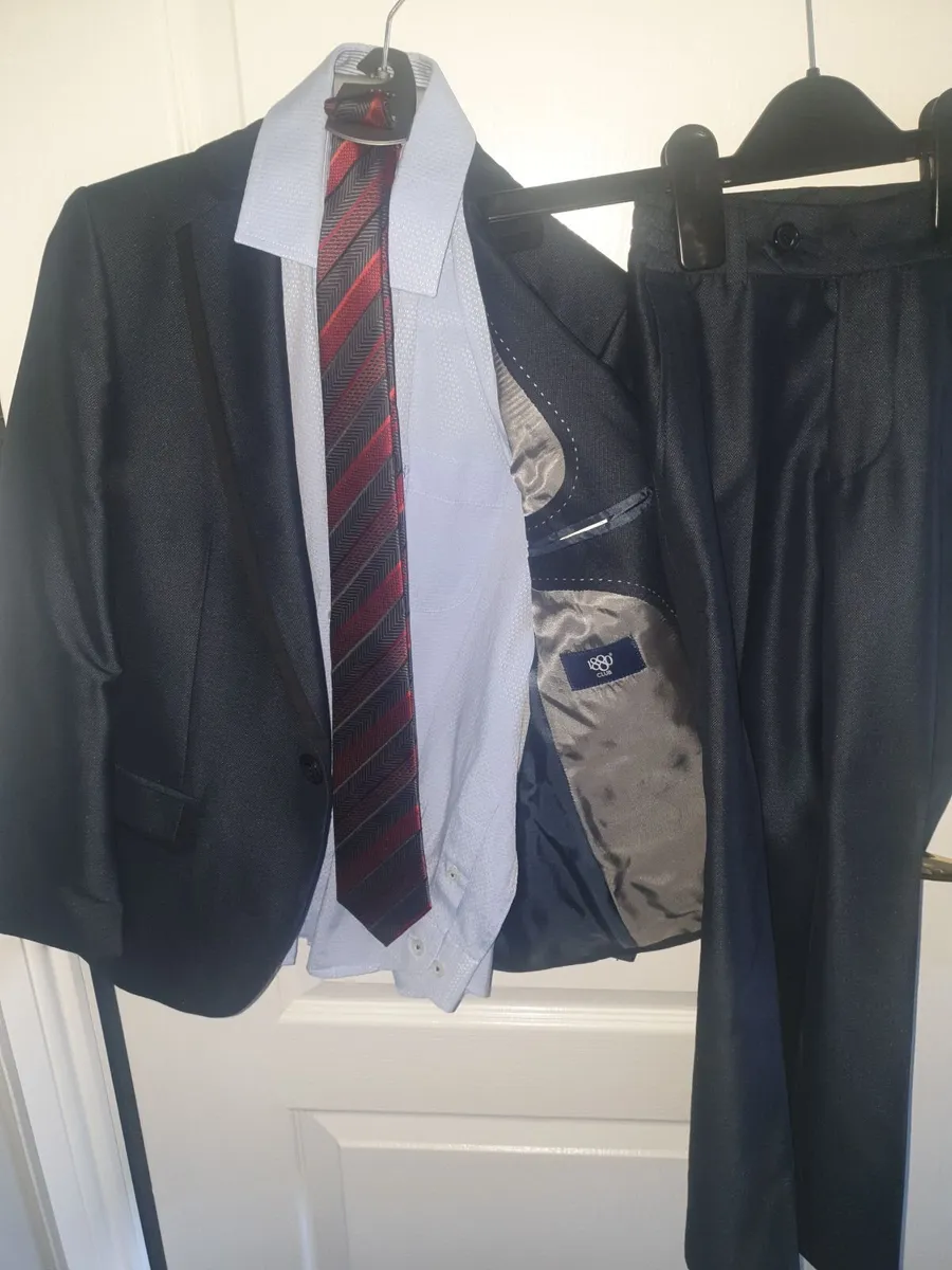 Boys suit - Image 3