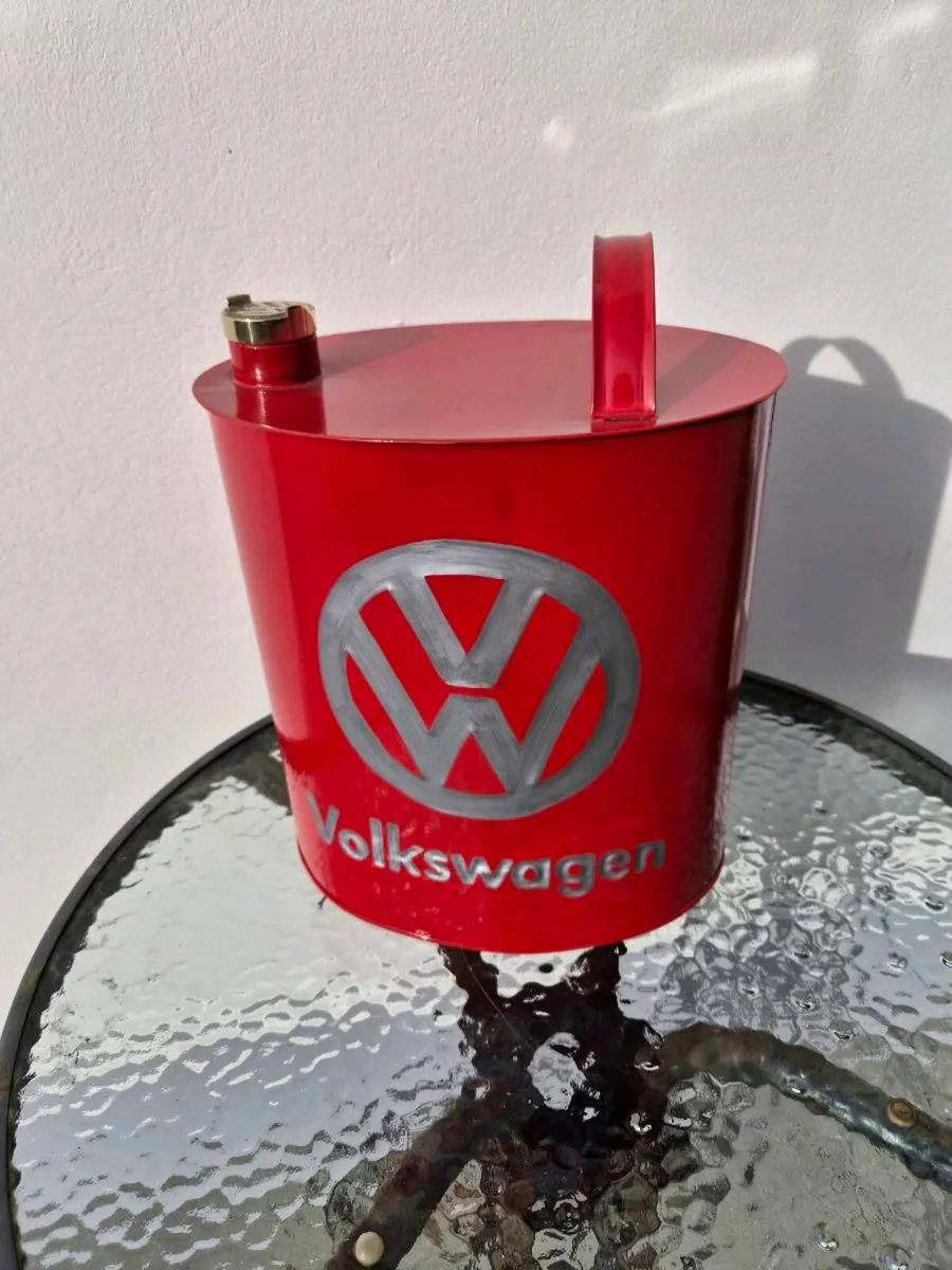 Volkswagen oil can display only