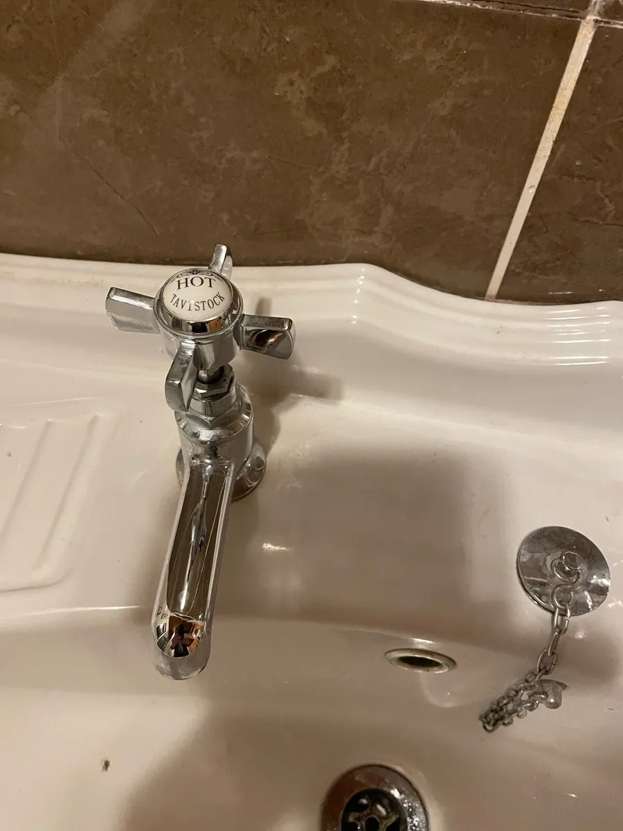 Bathroom 🚽 - Image 3