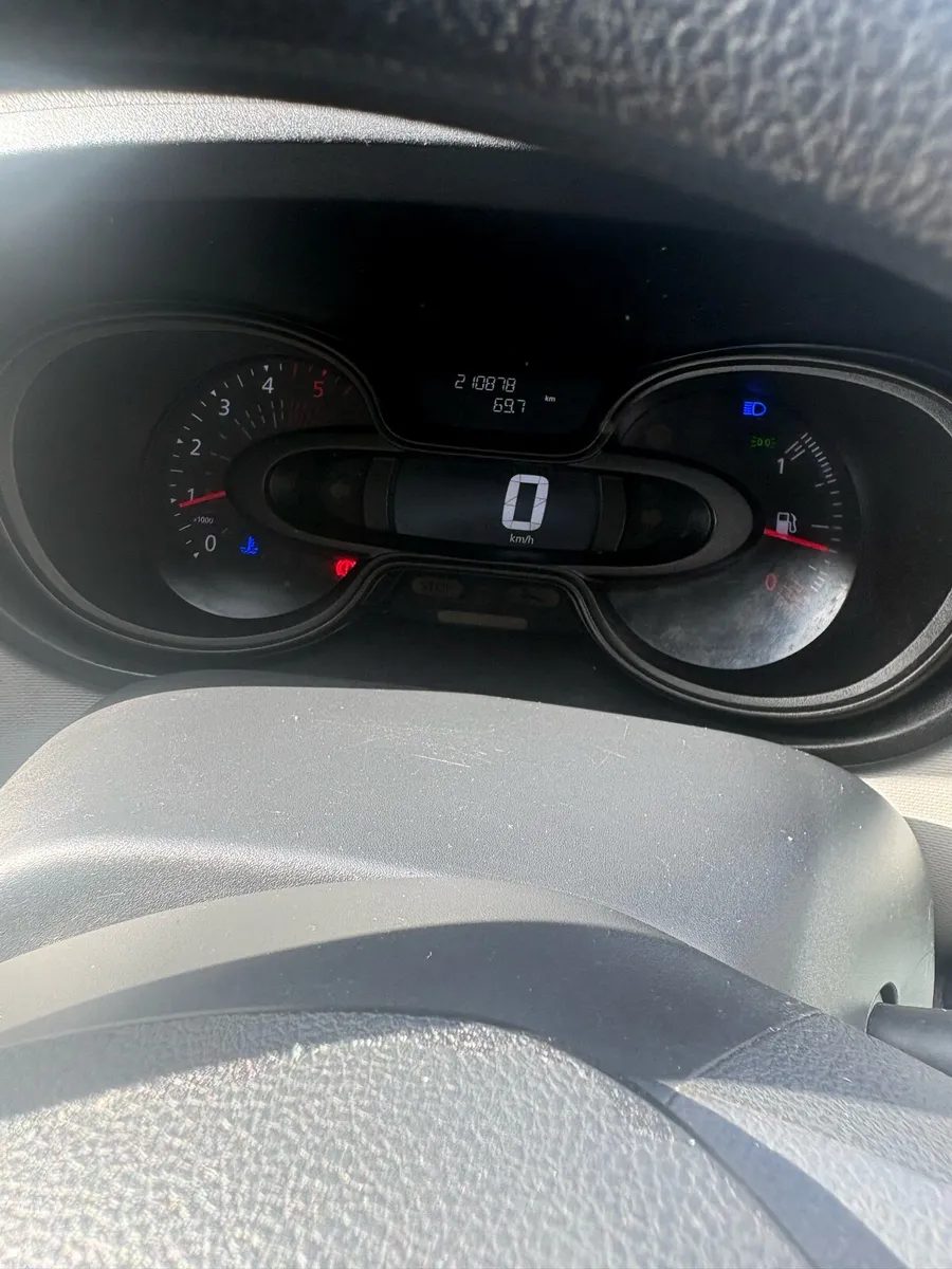 Renault Trafic - Image 2