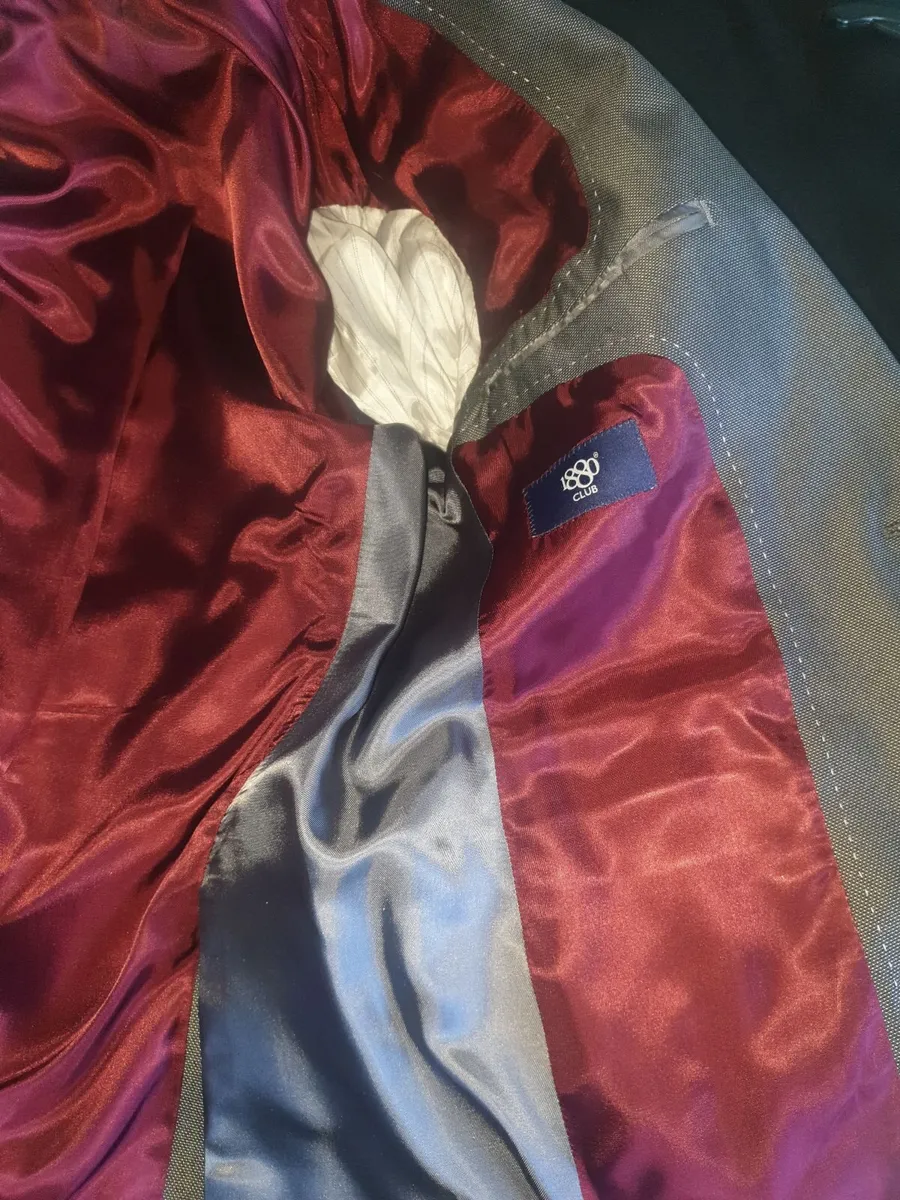 Boys suit - Image 3