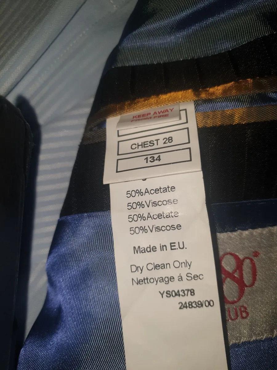 Boys suit - Image 3