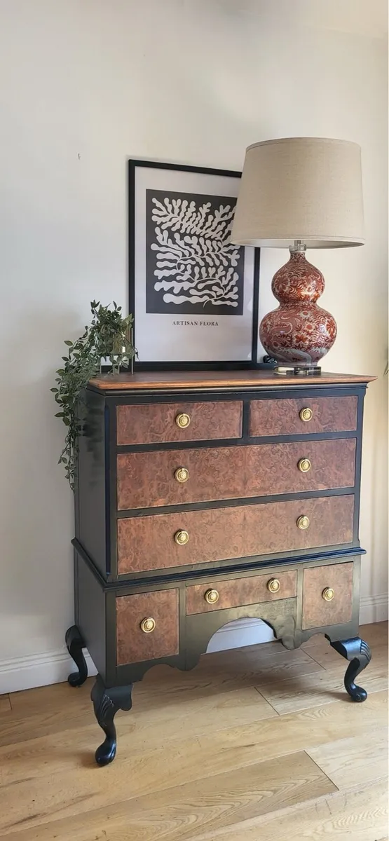 Beautiful walnut burr chest of drawers - Image 4
