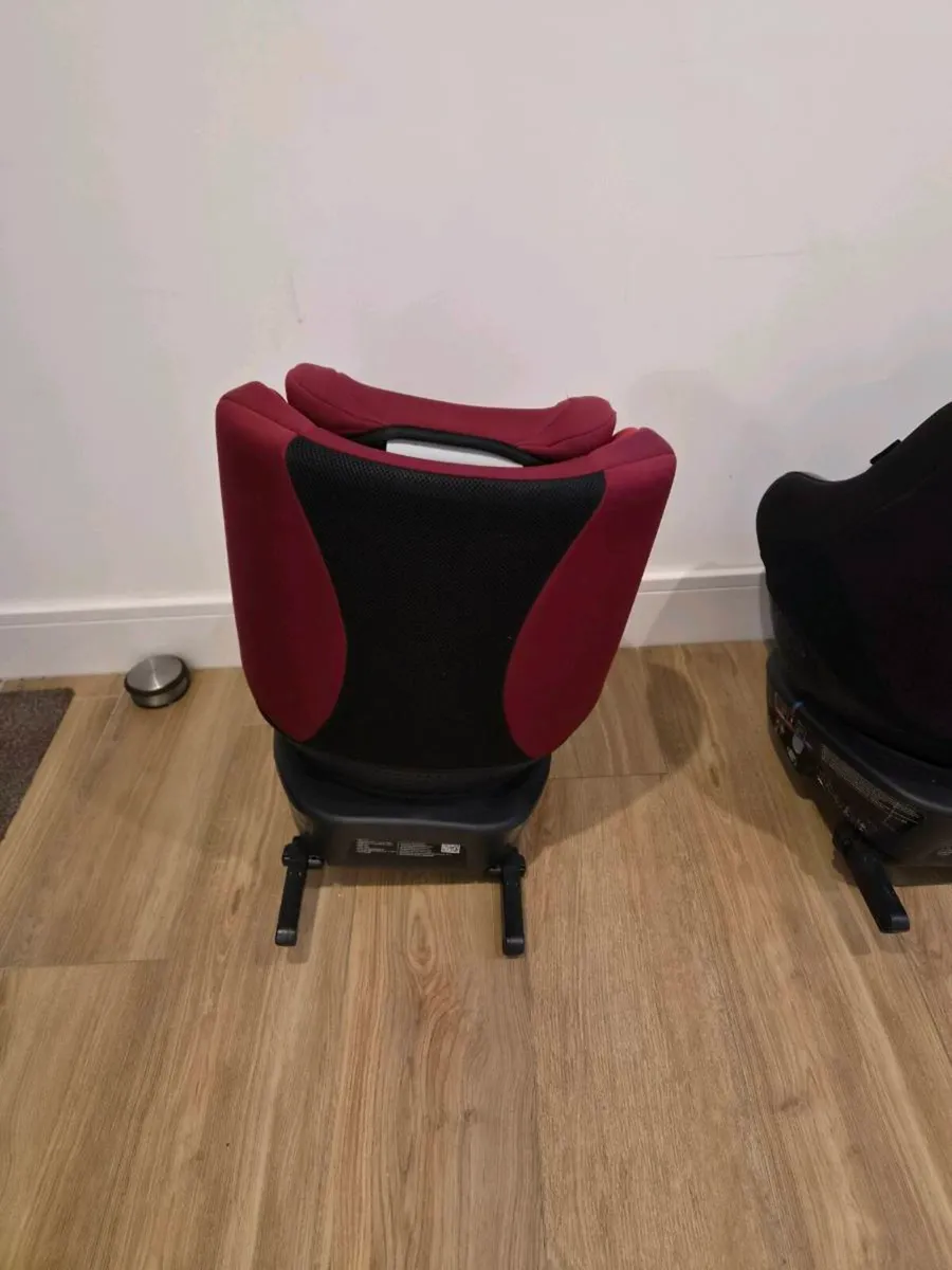 2x Joie spin 360 isofix car seats - Image 4