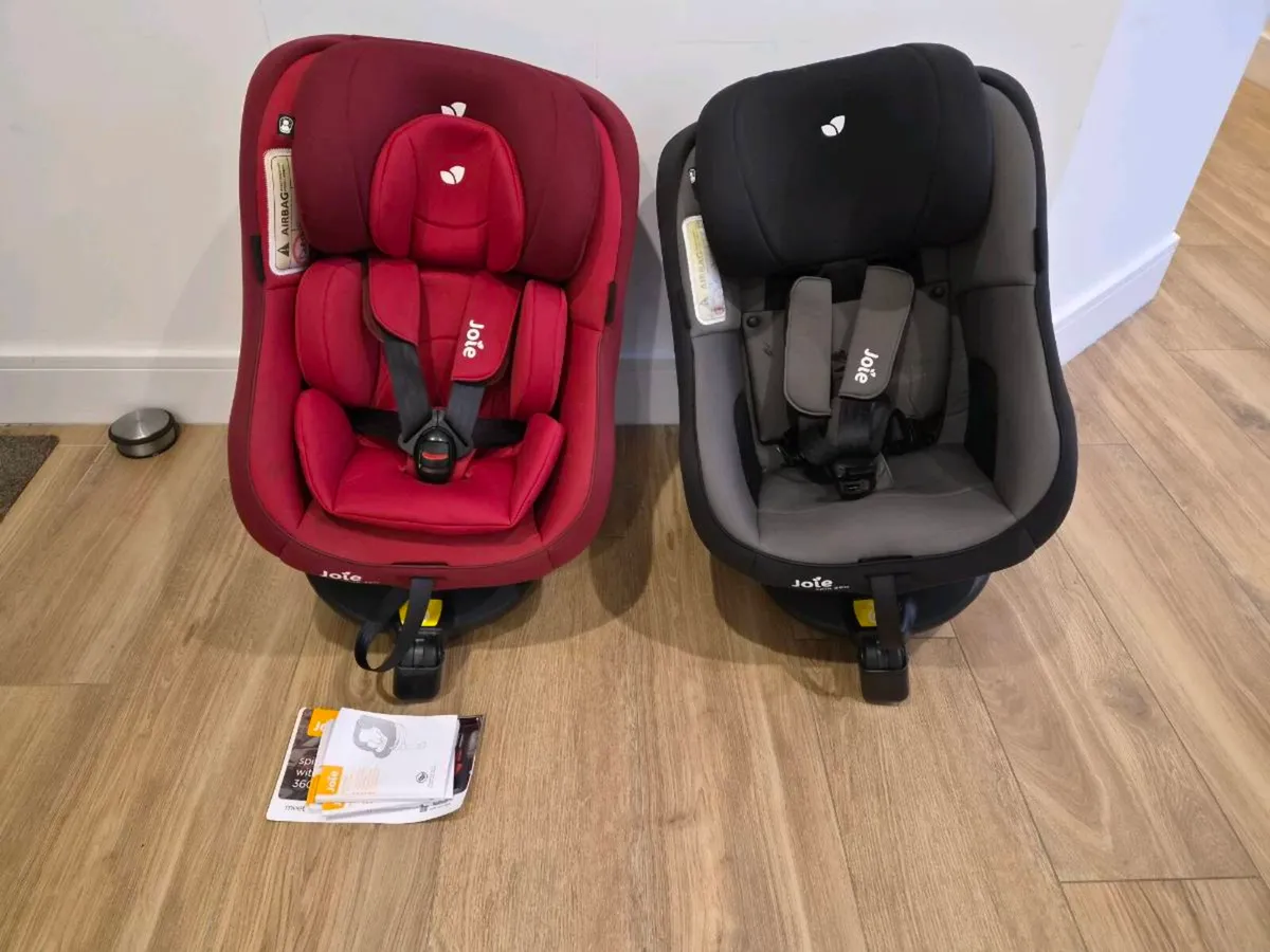 2x Joie spin 360 isofix car seats - Image 1