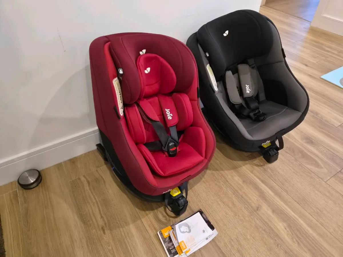 2x Joie spin 360 isofix car seats - Image 2