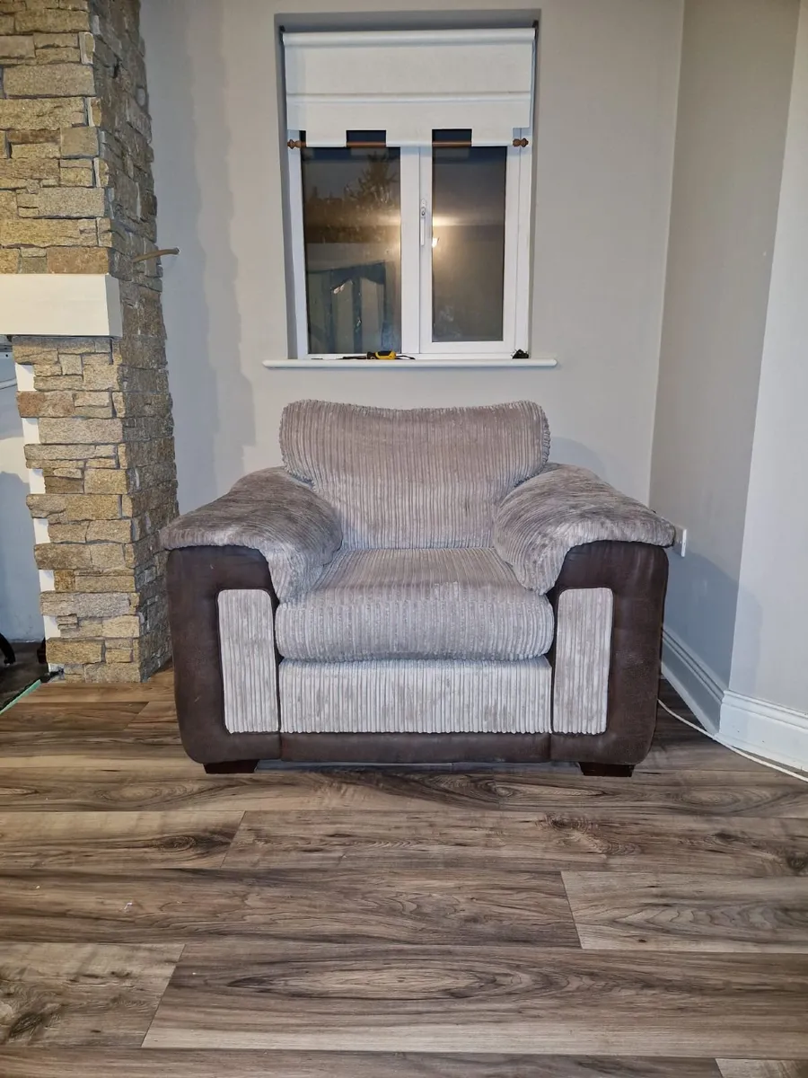 L couch with 2 armchairs and 1 storage foot rest - Image 2